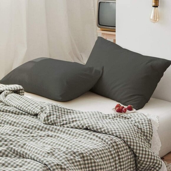 Microfiber Standard Pillowcases Set of 2, Soft Wrinkle Resistant and Easy Care P - Picture 3 of 7